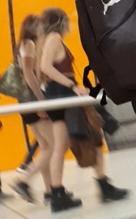 Braless Streetgirls 