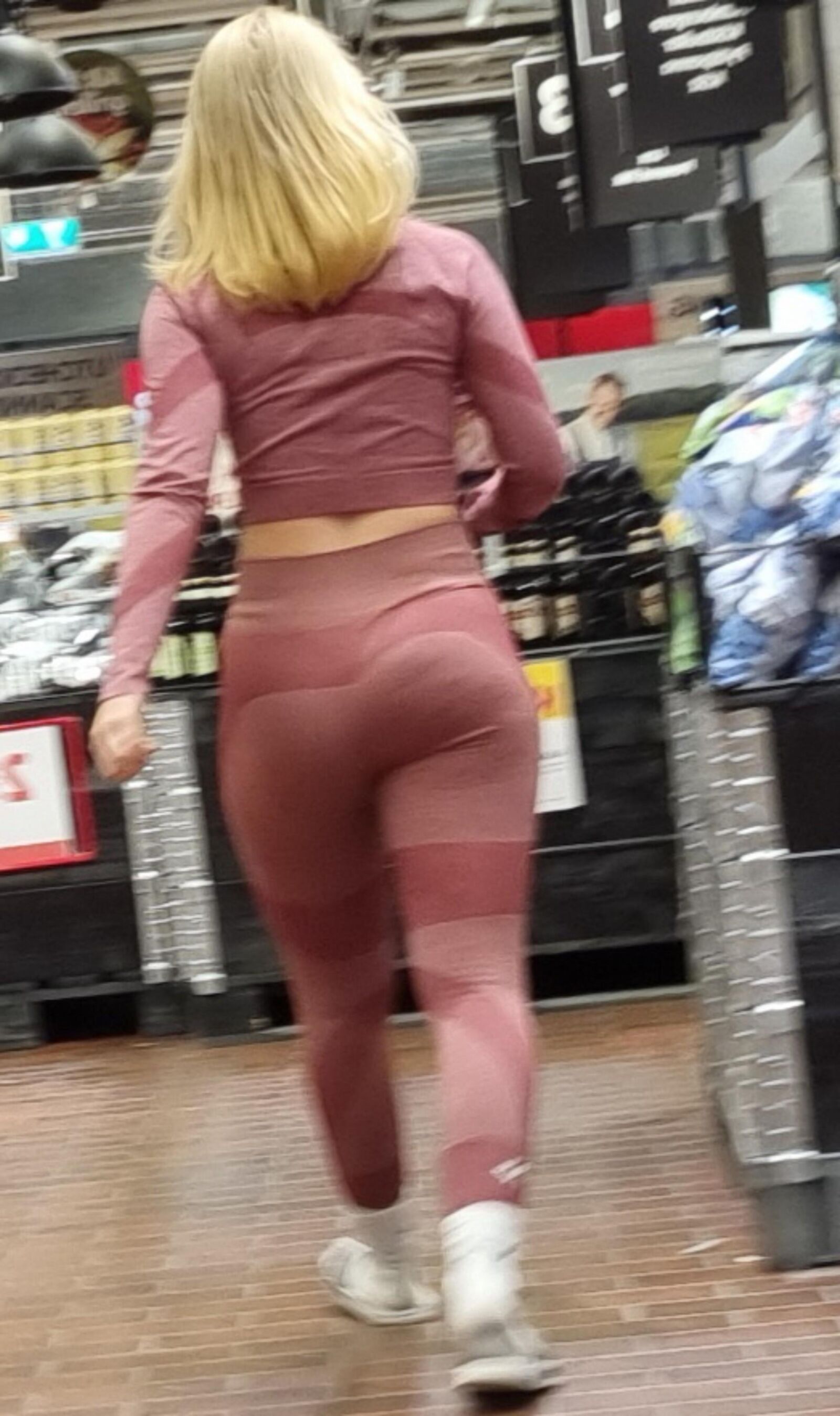 Candid Asses Sweden