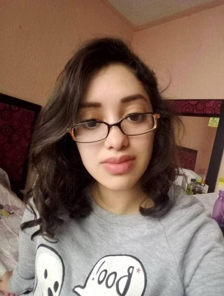 La jolie Latina GF est une pute timide