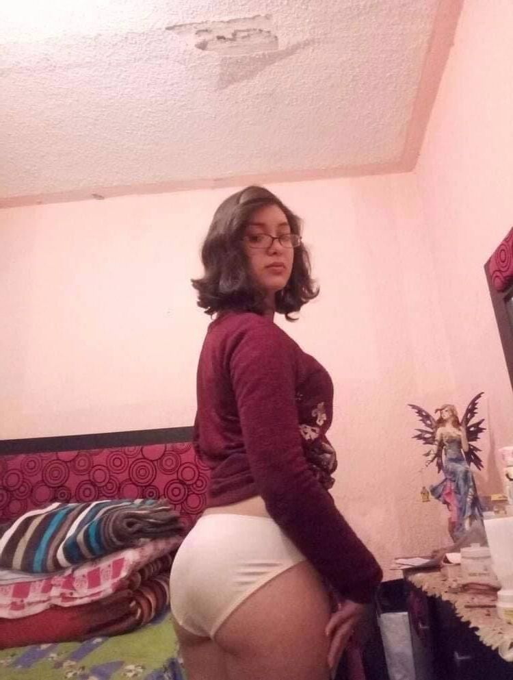 La jolie Latina GF est une pute timide