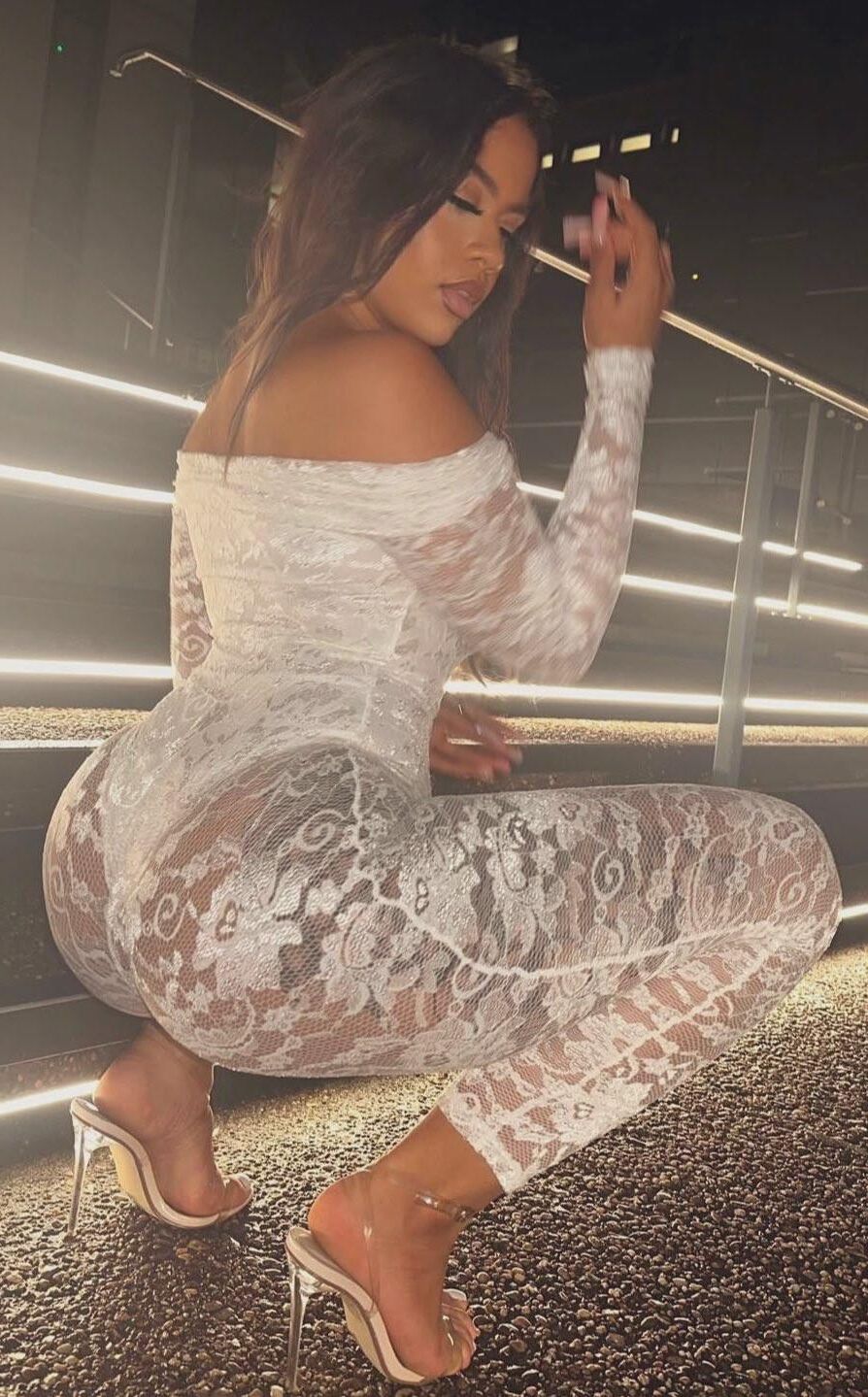 Lace Outfits 