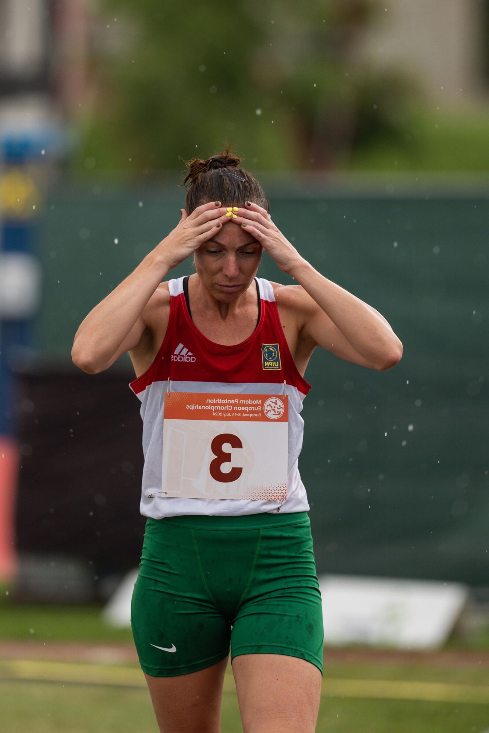 Sportswoman 