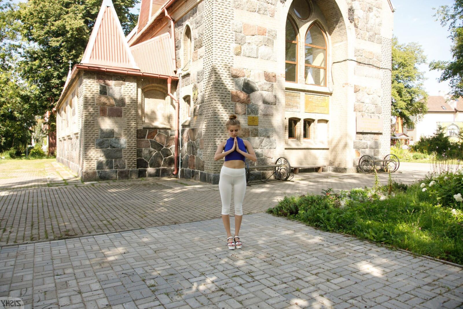 Ulyana Orsk Starts Praying