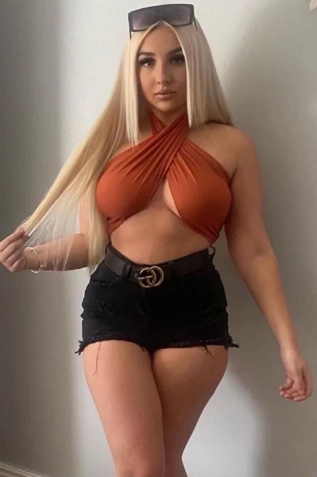 Busty Girls 