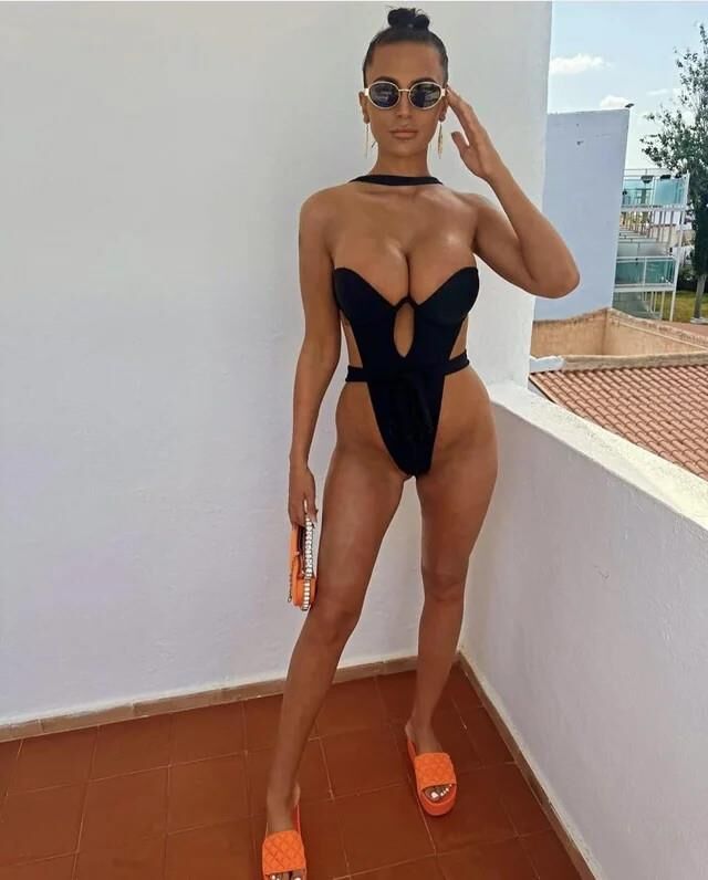 Busty Girls 