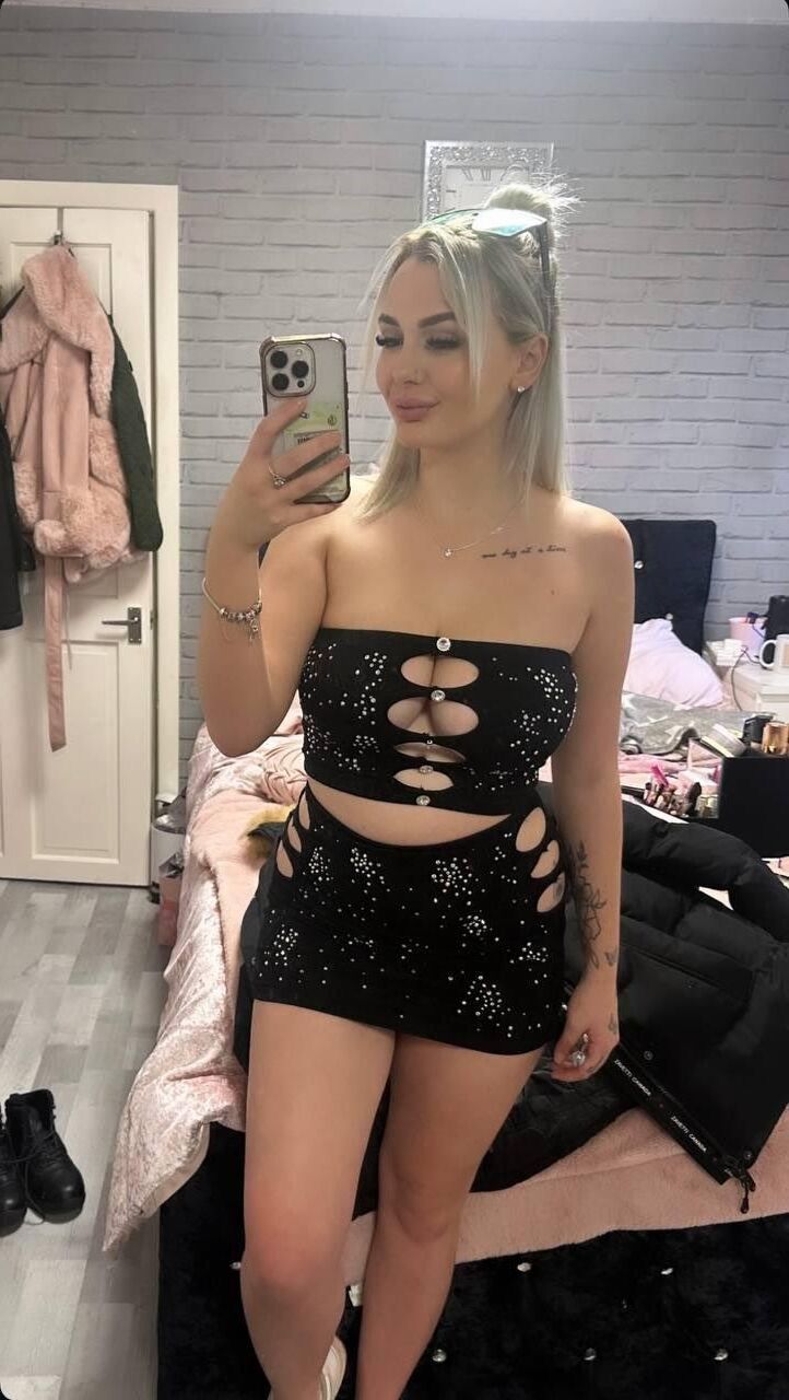 Busty Girls 