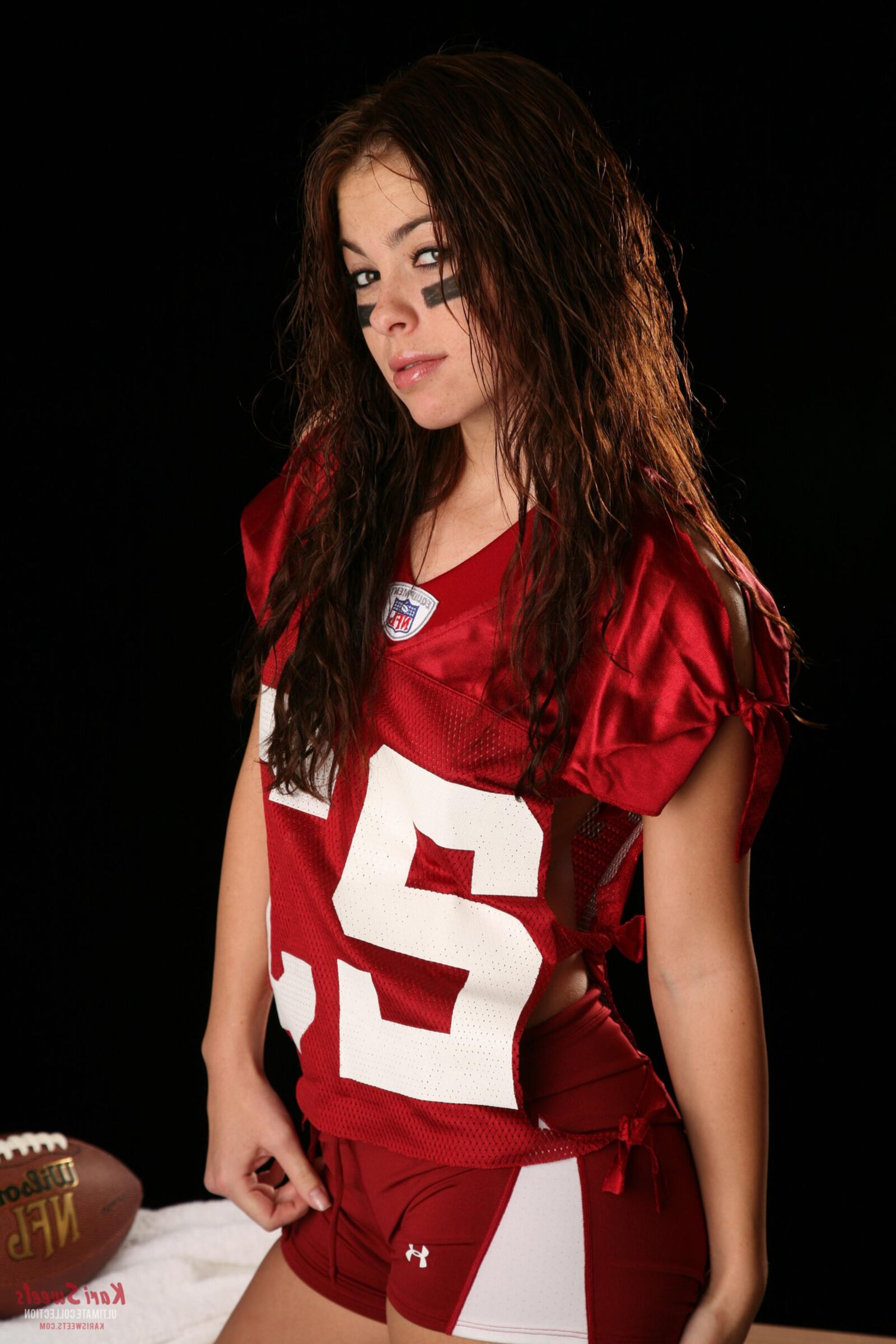 Kari Sweets Touchdown Tease