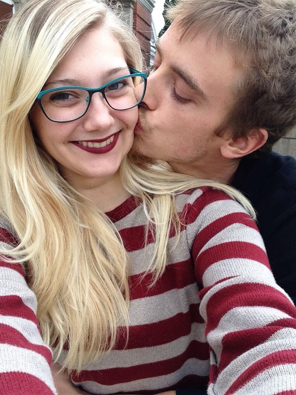 Curvy blond teen pleasing her man