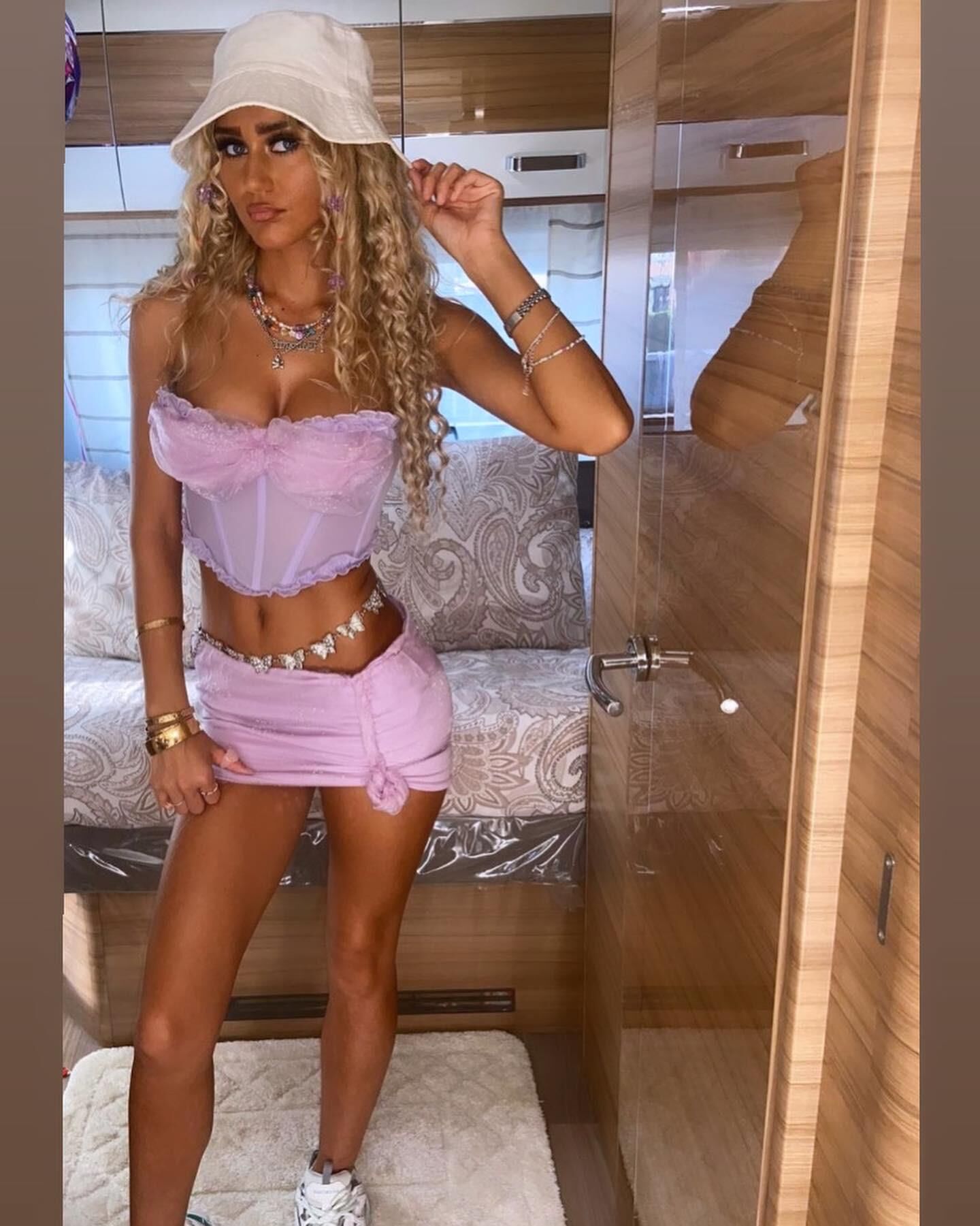 Fuckable hypersexualized Chav Chavs