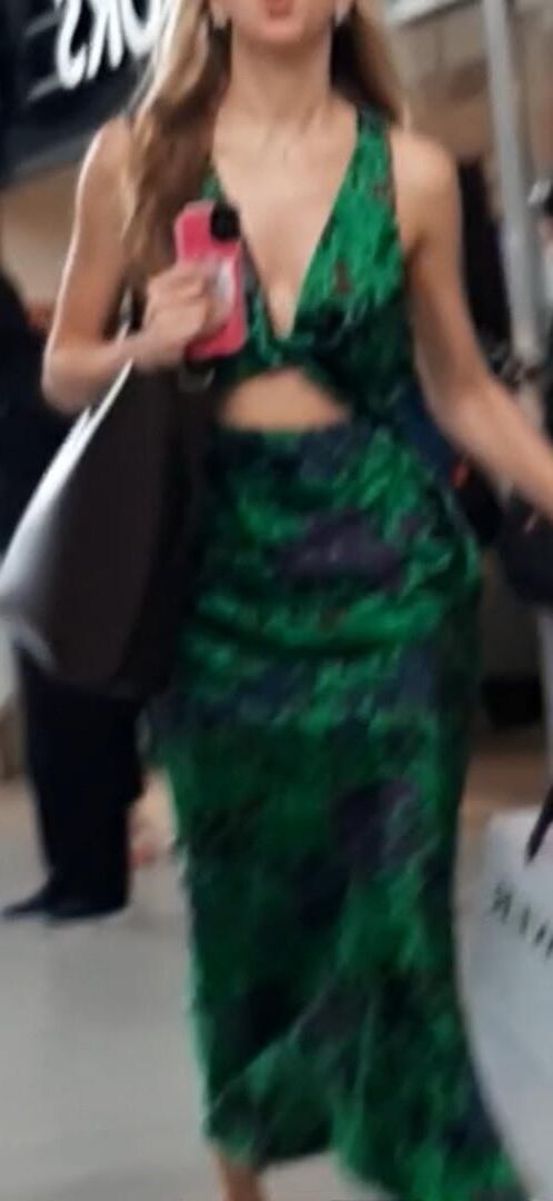 Braless Streetgirls 