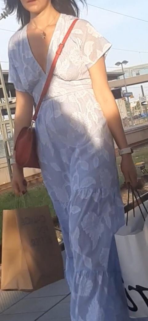 Braless Streetgirls 