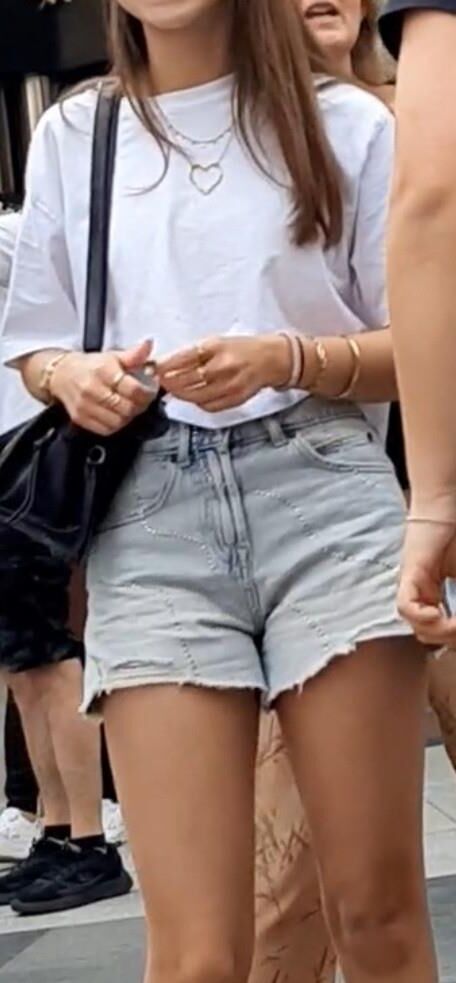 Streetgirls in shorts 