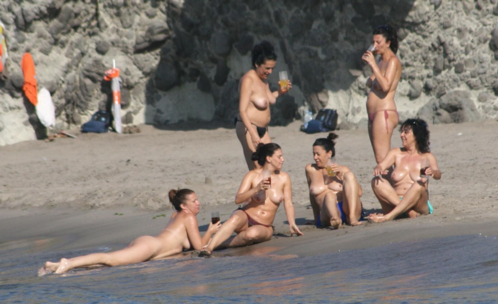 Somewhere on the beach Vol. LV