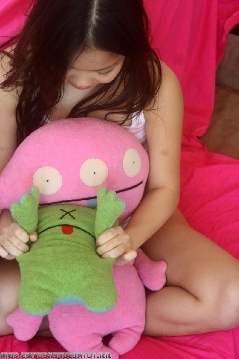 TotalSupercuties Jiji Set