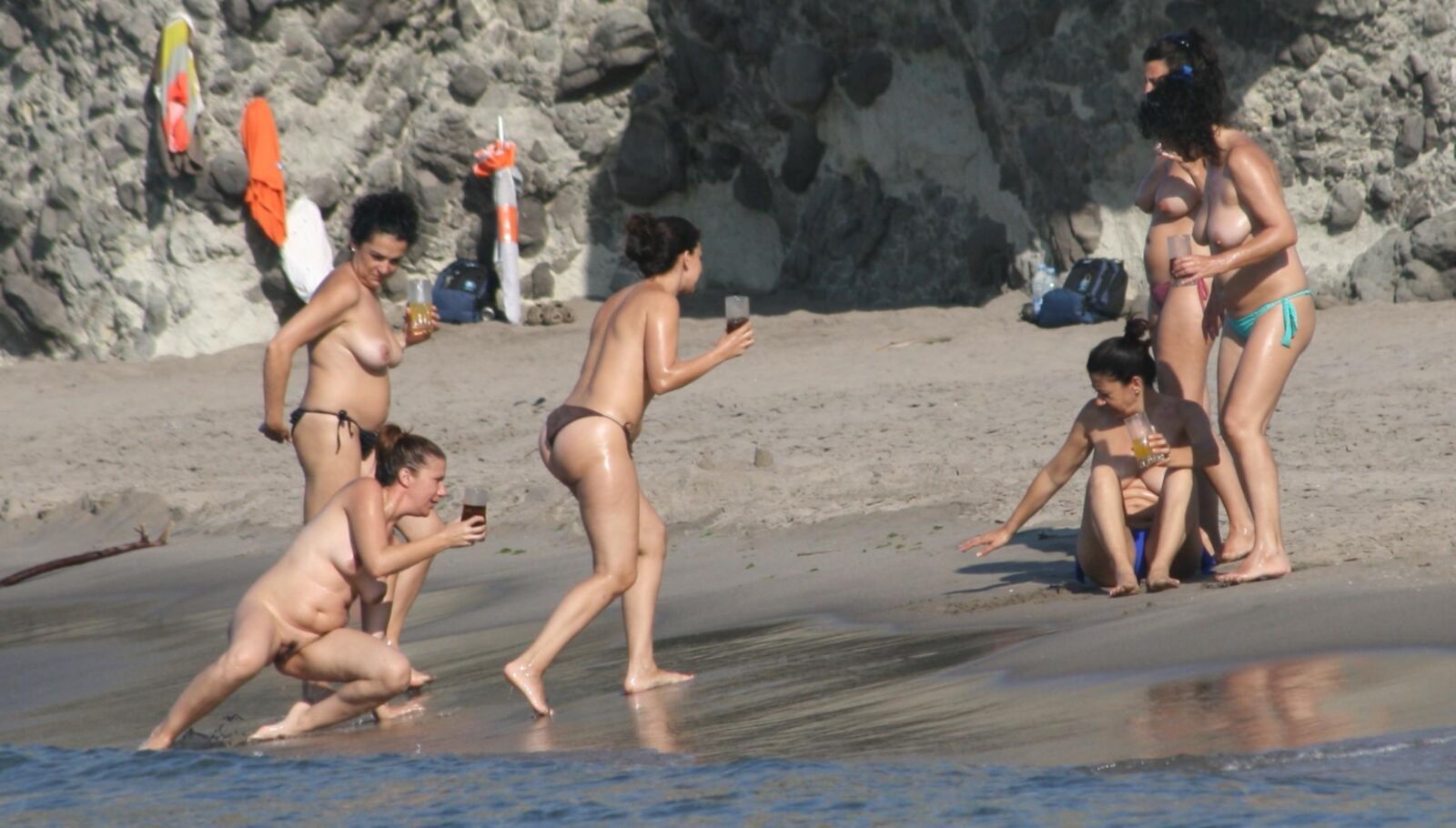 Somewhere on the beach Vol. LV