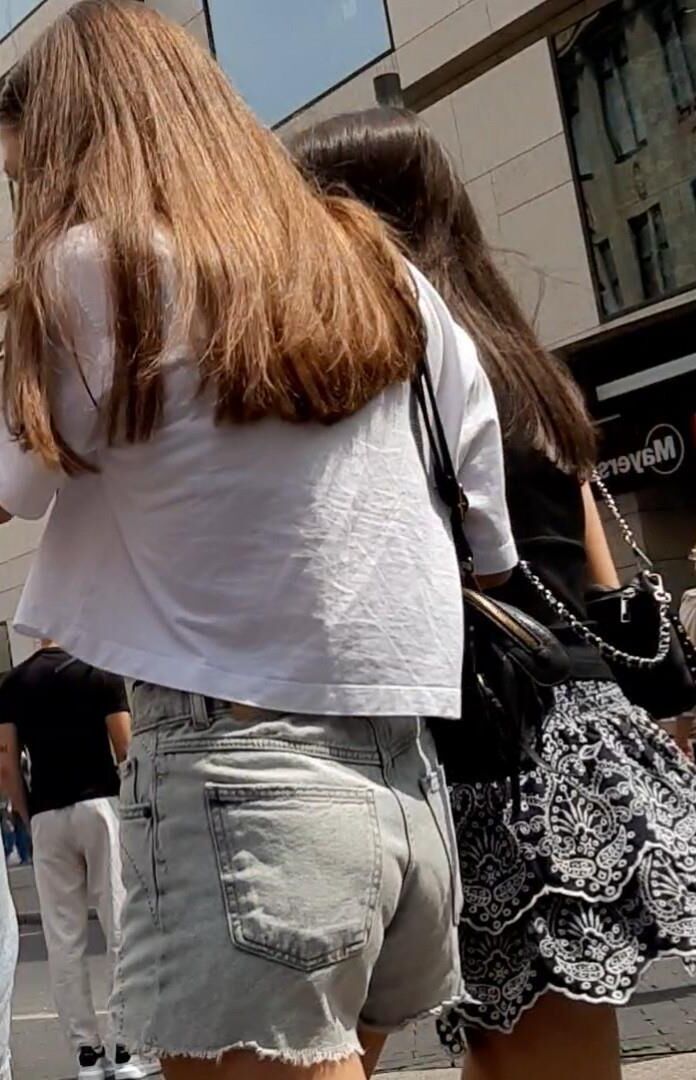 Streetgirls in shorts 