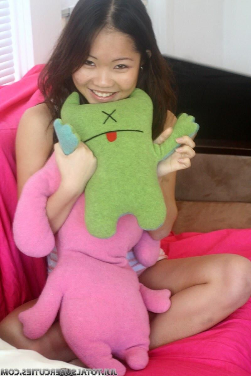 TotalSupercuties Jiji Set