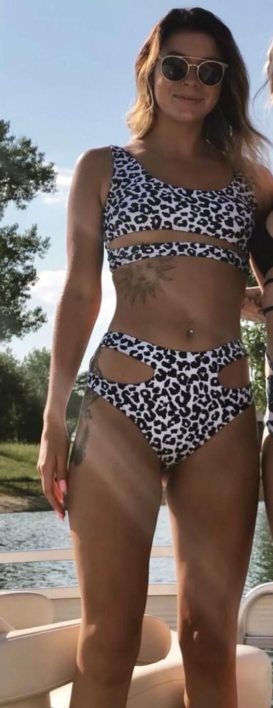 Morena delgada sexy