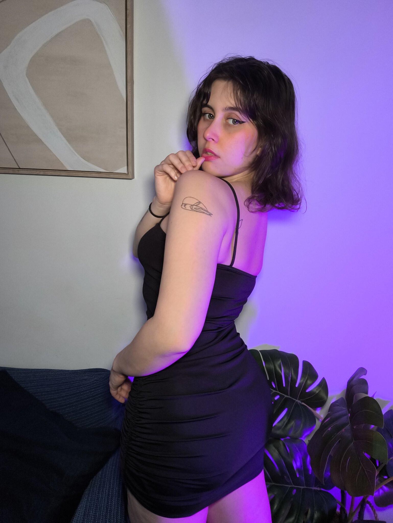 Soye Beauty Curvy Spanish Brunette Girl Mixed Hot Shots