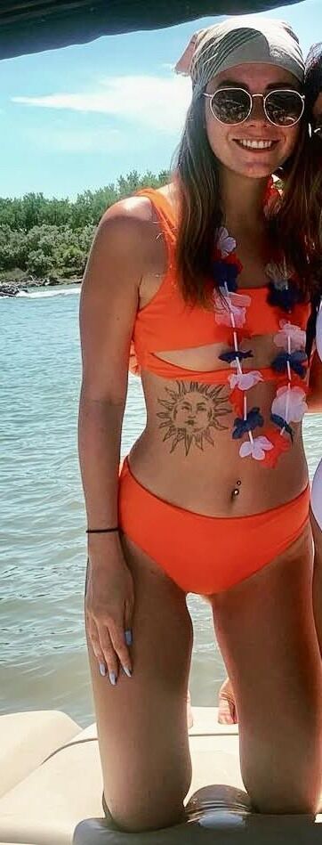 Morena delgada sexy