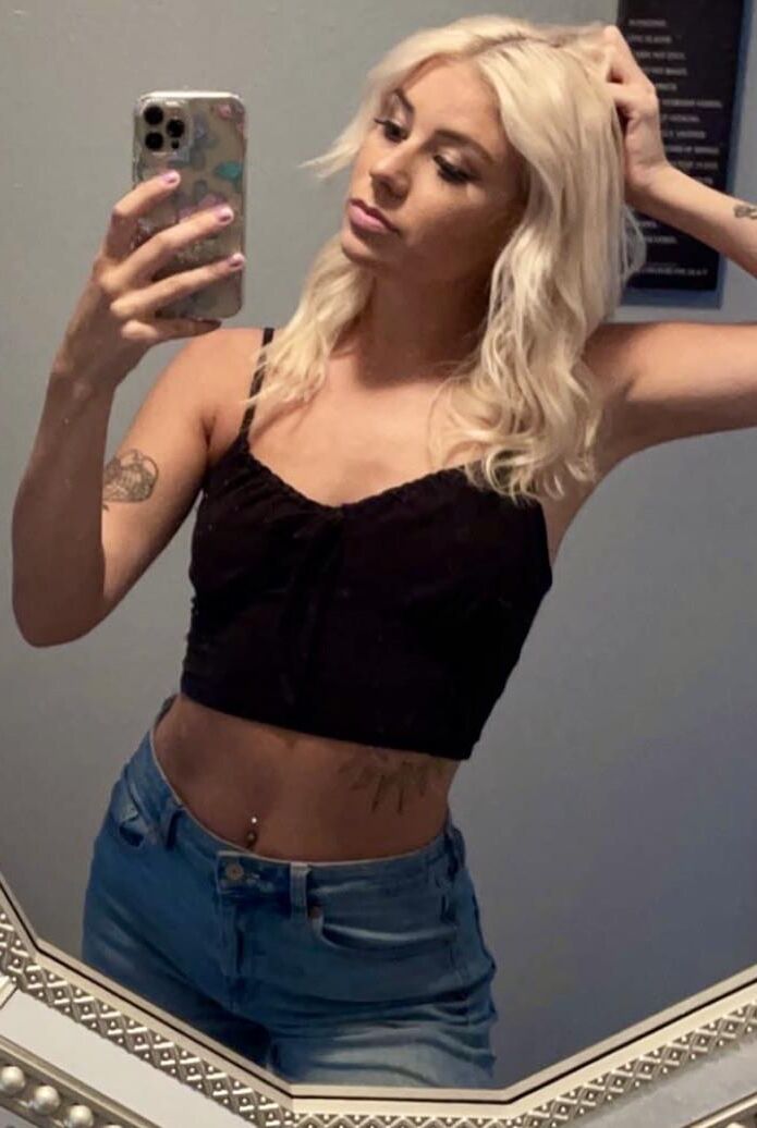 Morena delgada sexy