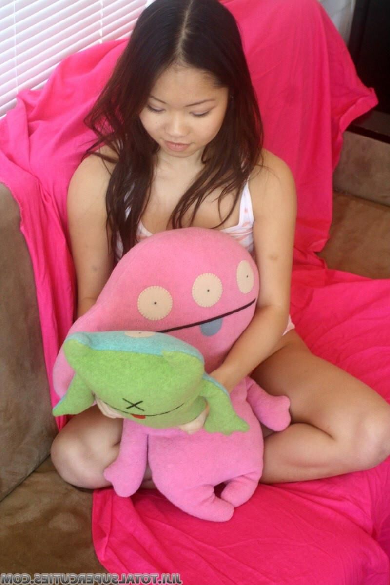 TotalSupercuties Jiji Set