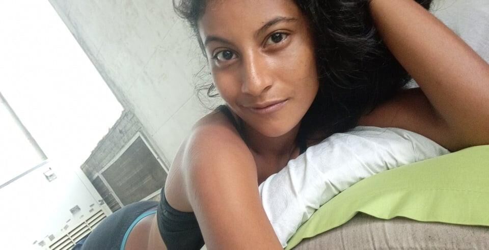 Flaco latina Rossana B. In Black Undies Net Slut expuesta