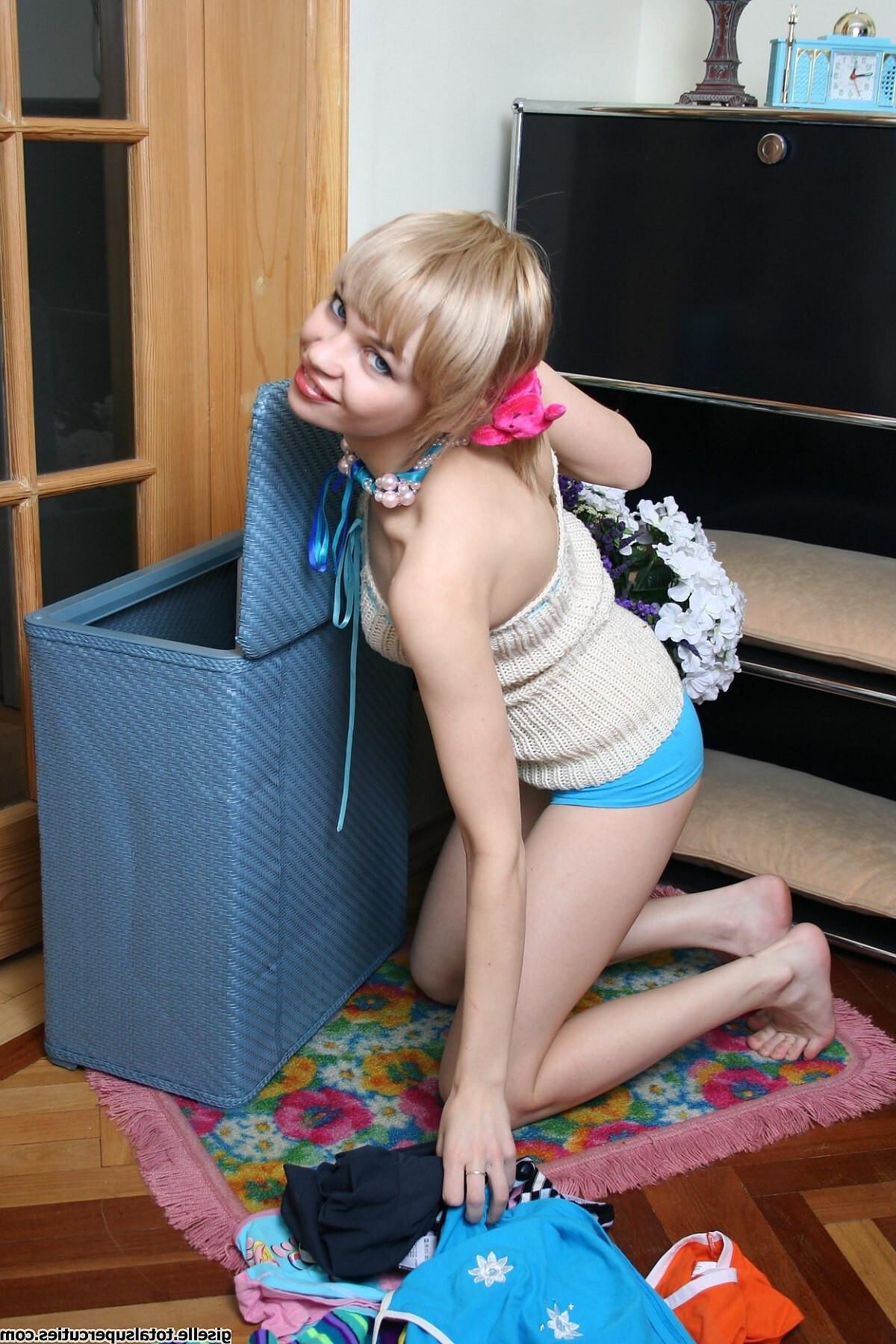 TotalSupercuties Giselle Set