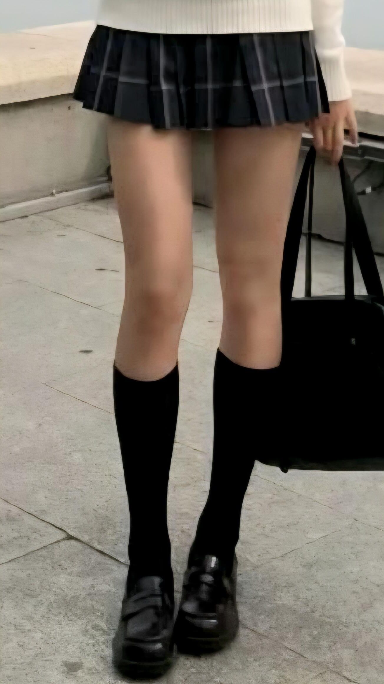 Jambes adolescentes asiatiques