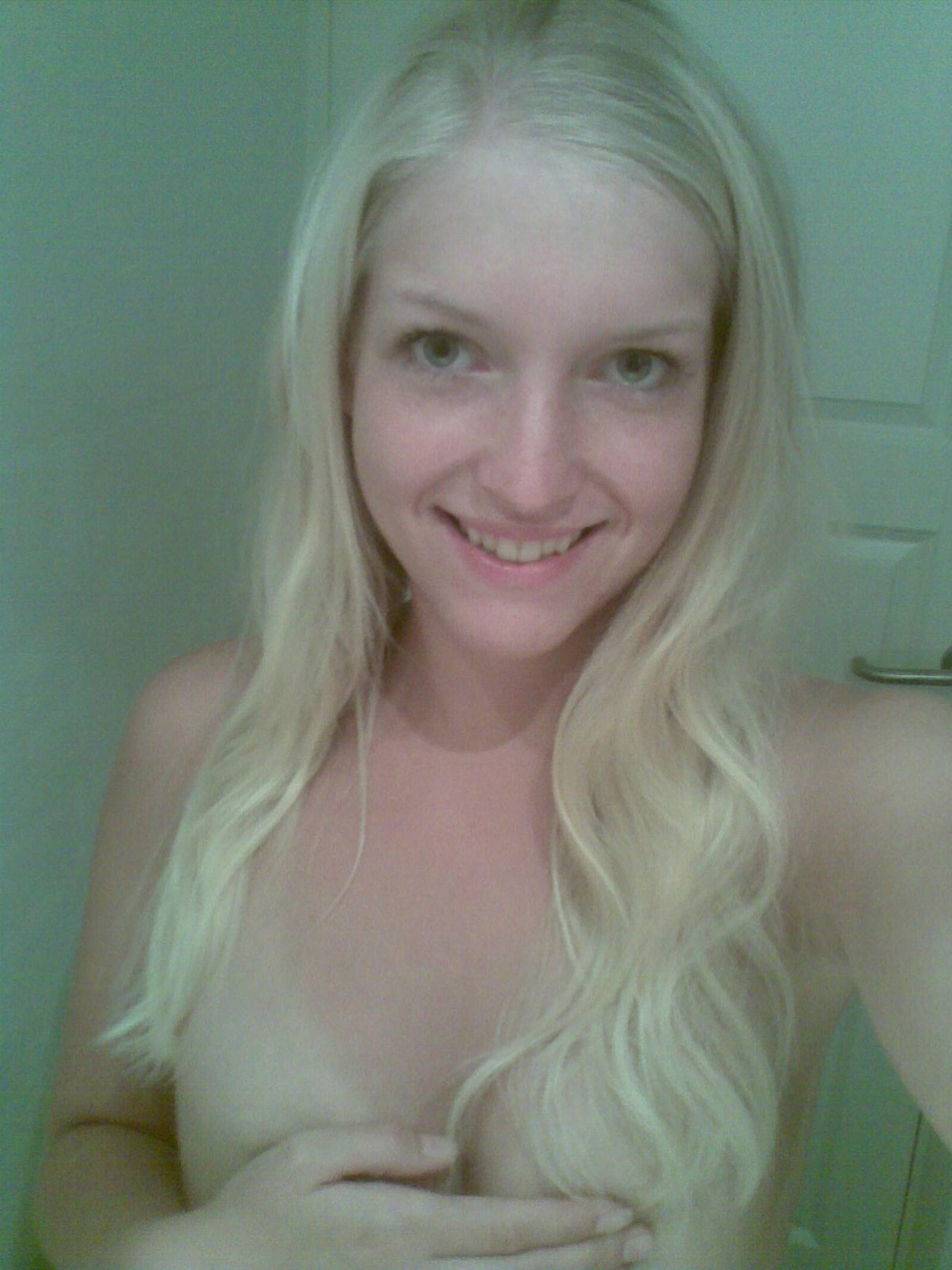 Superbes selfies de petite amie blonde