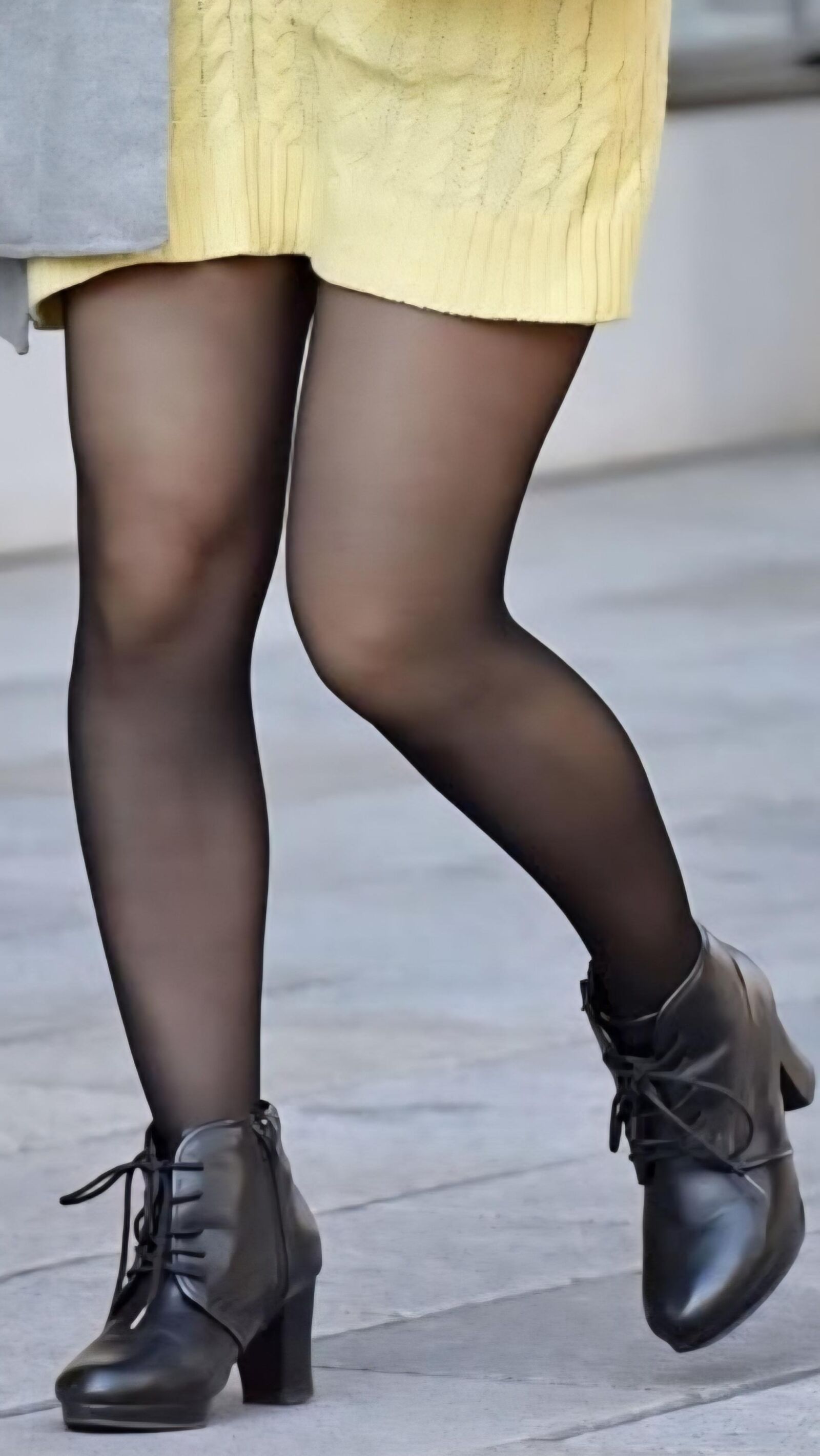 Jambes adolescentes asiatiques