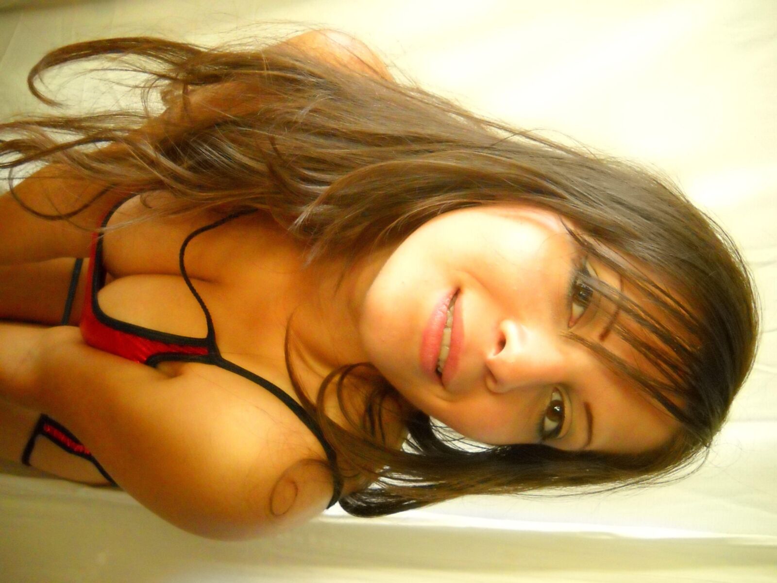 Italian girlfriend with big areolas posing for bf