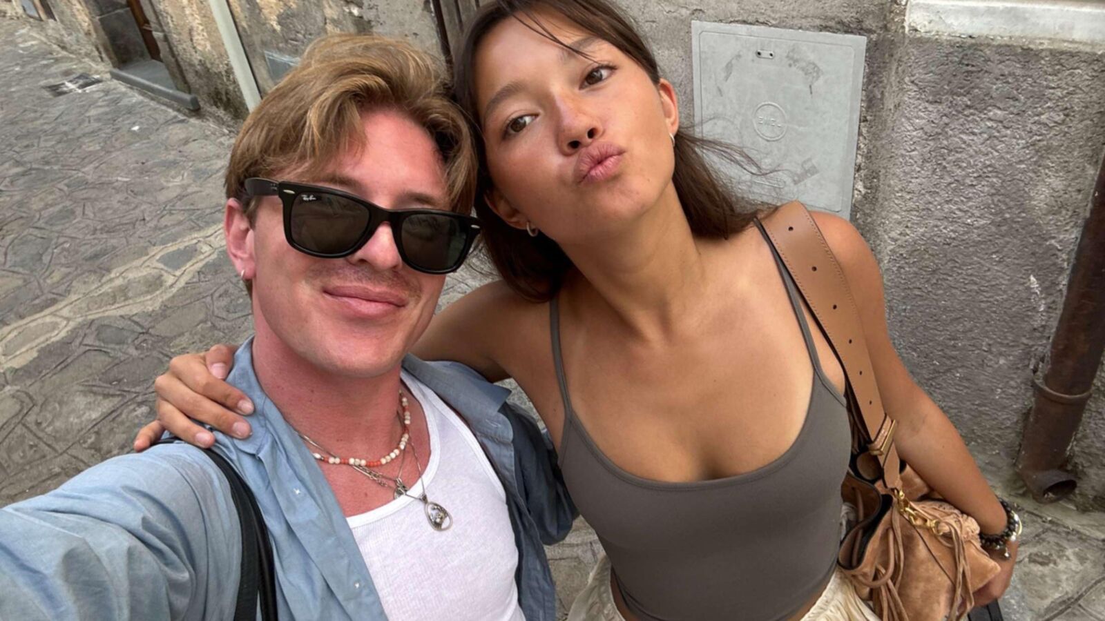 Lily Chee Italie Friends Bikini Big Ass Clivage