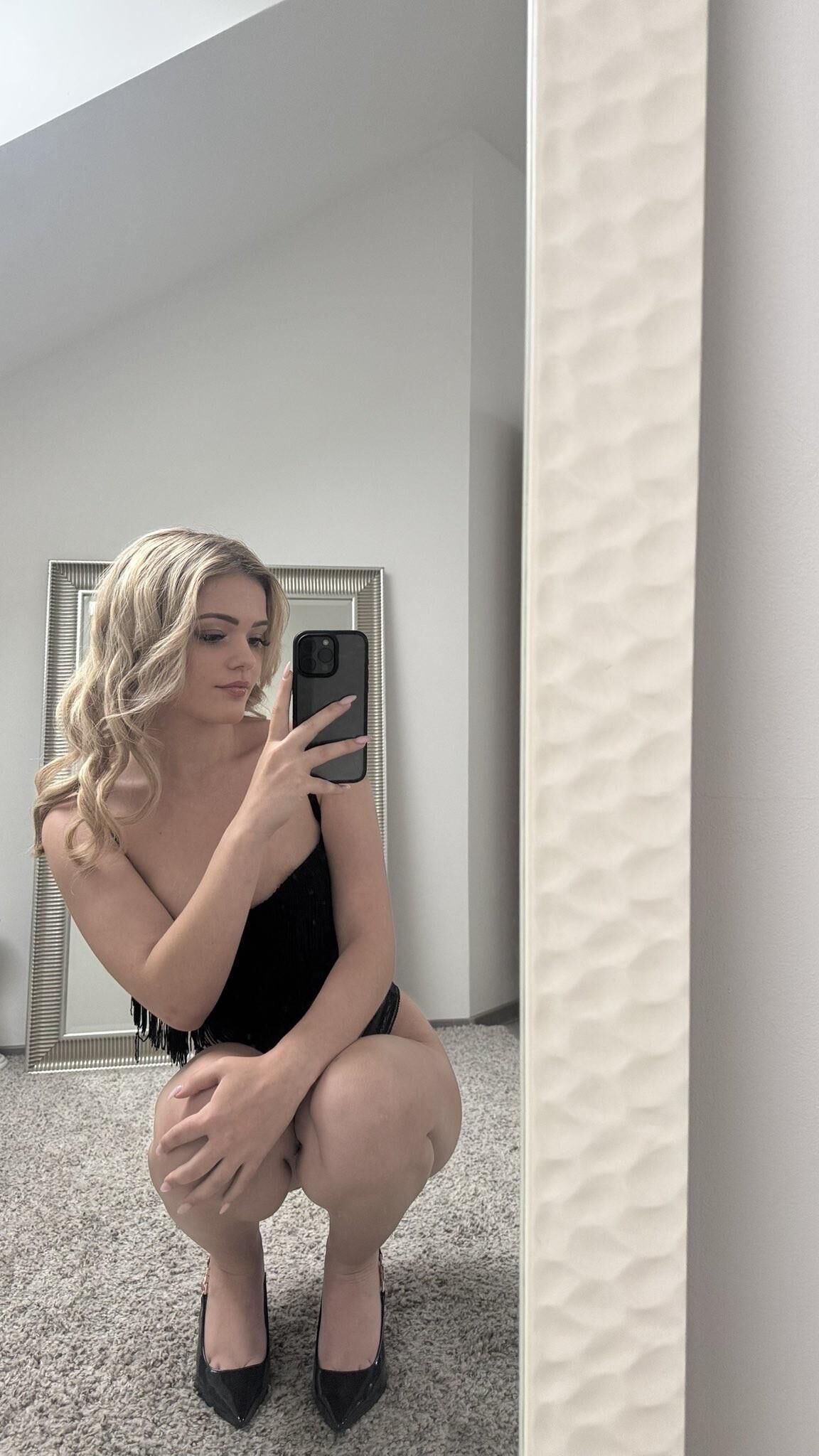 Jade Skinny Big Butt Gorgeous French Anal Girl Mixed Hot Shots