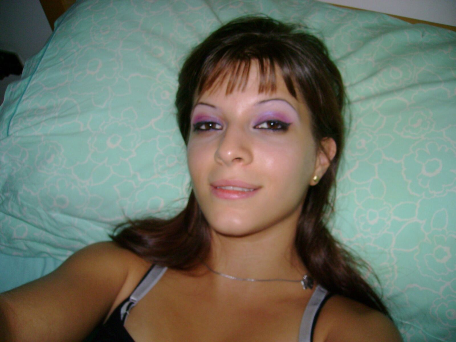 Italian girlfriend with big areolas posing for bf
