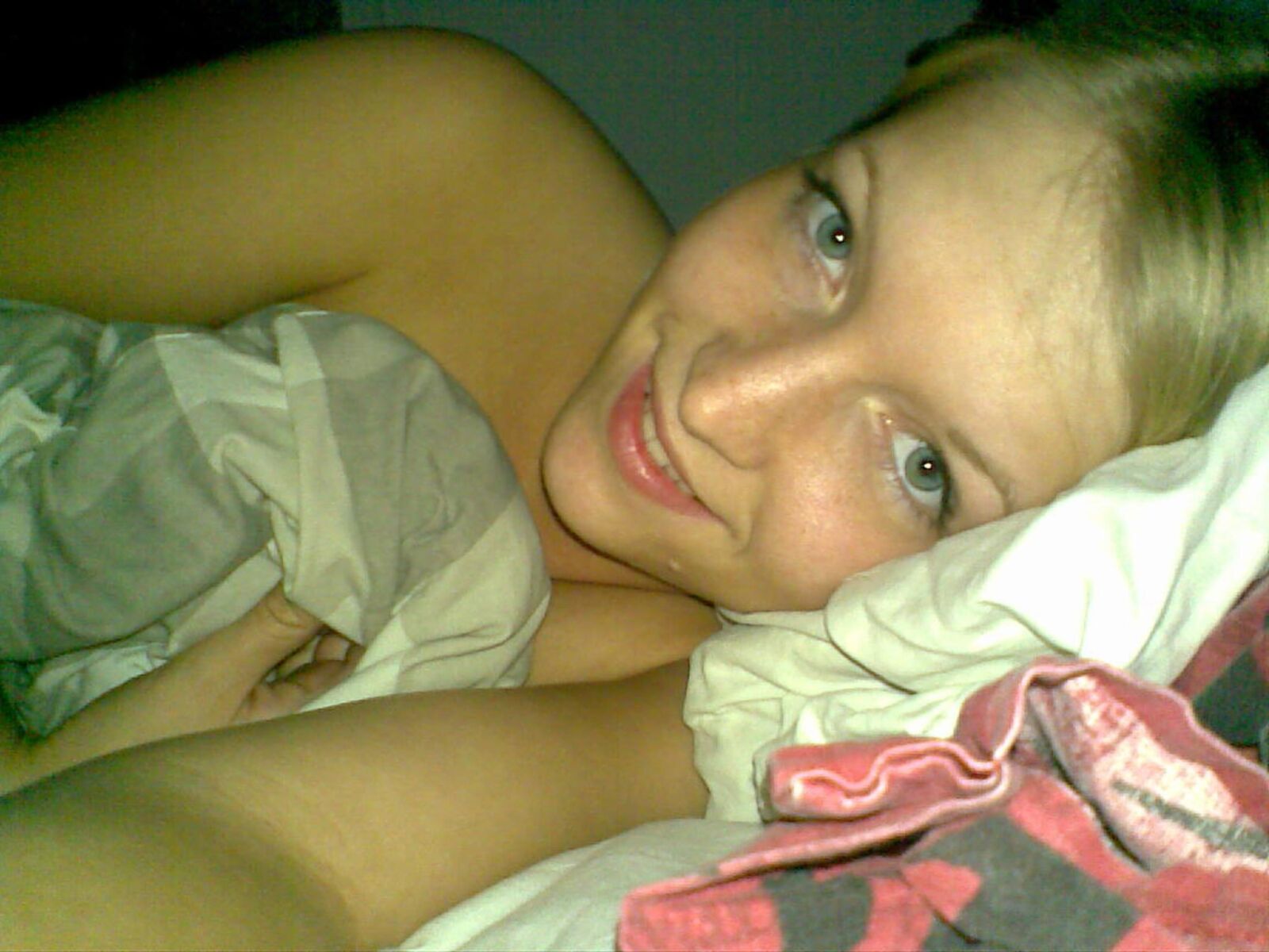 Superbes selfies de petite amie blonde