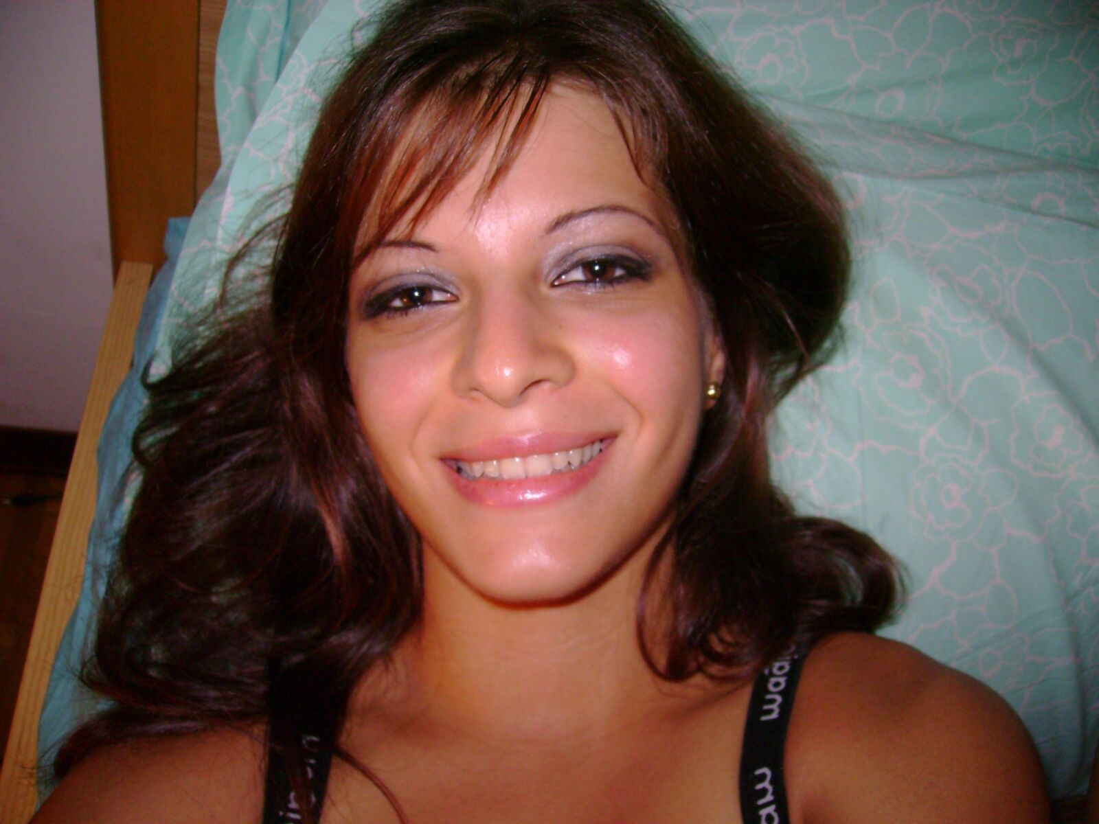 Italian girlfriend with big areolas posing for bf