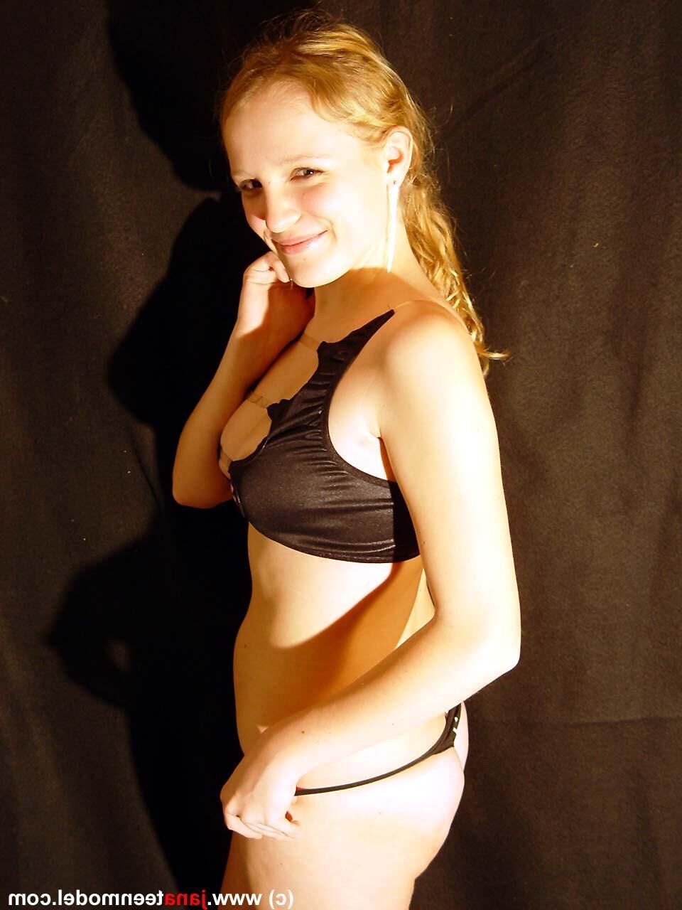 Jana teenmodel