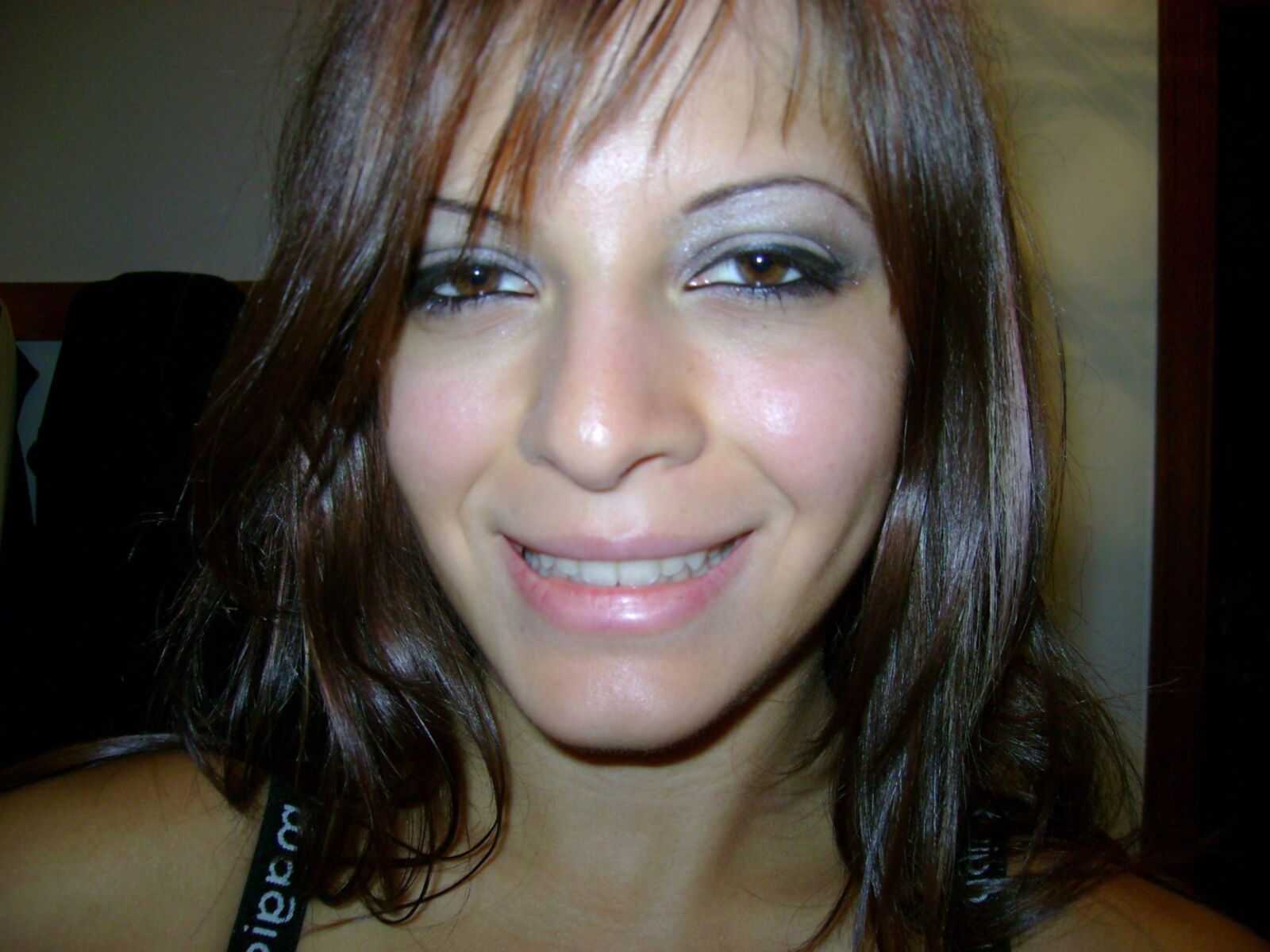 Italian girlfriend with big areolas posing for bf