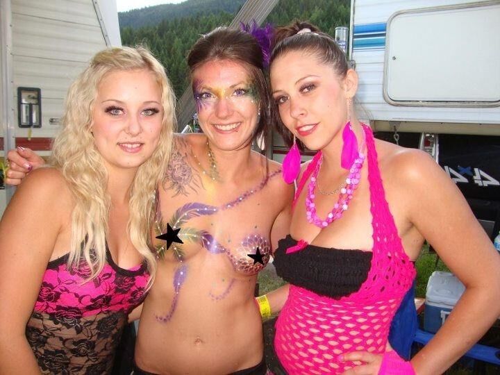 Party babe nudes and sex