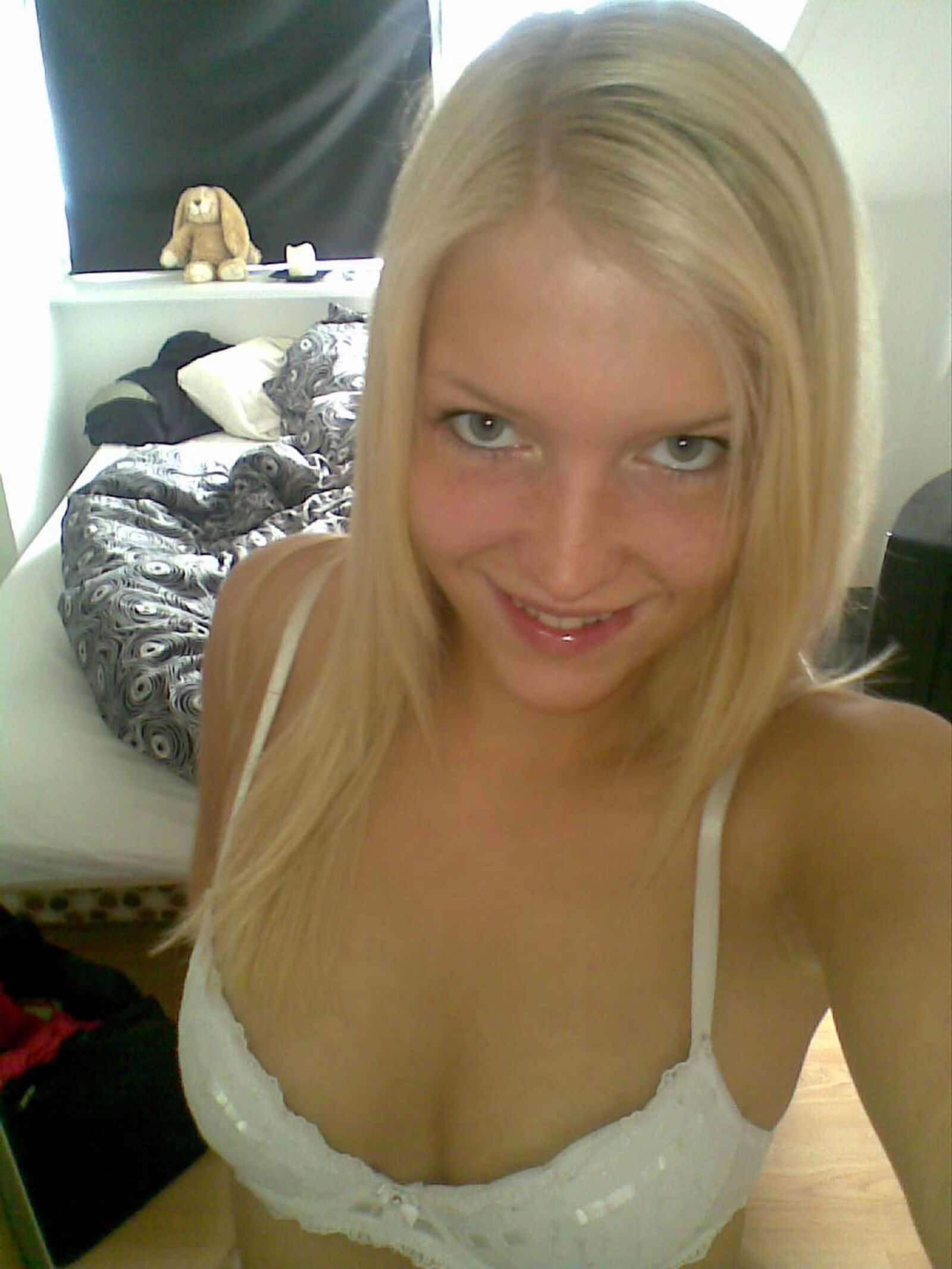 Superbes selfies de petite amie blonde
