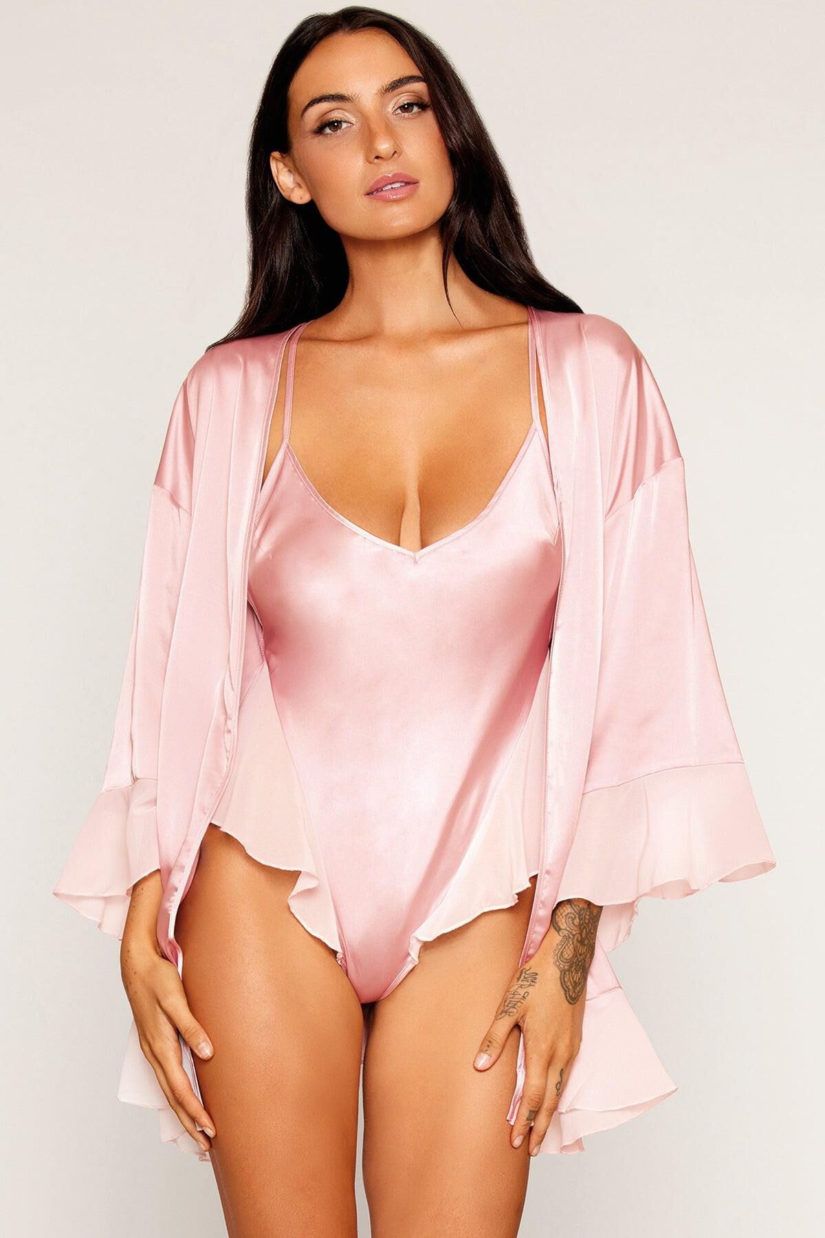 Beauty lingerie model (Dreamgirl lingerie)