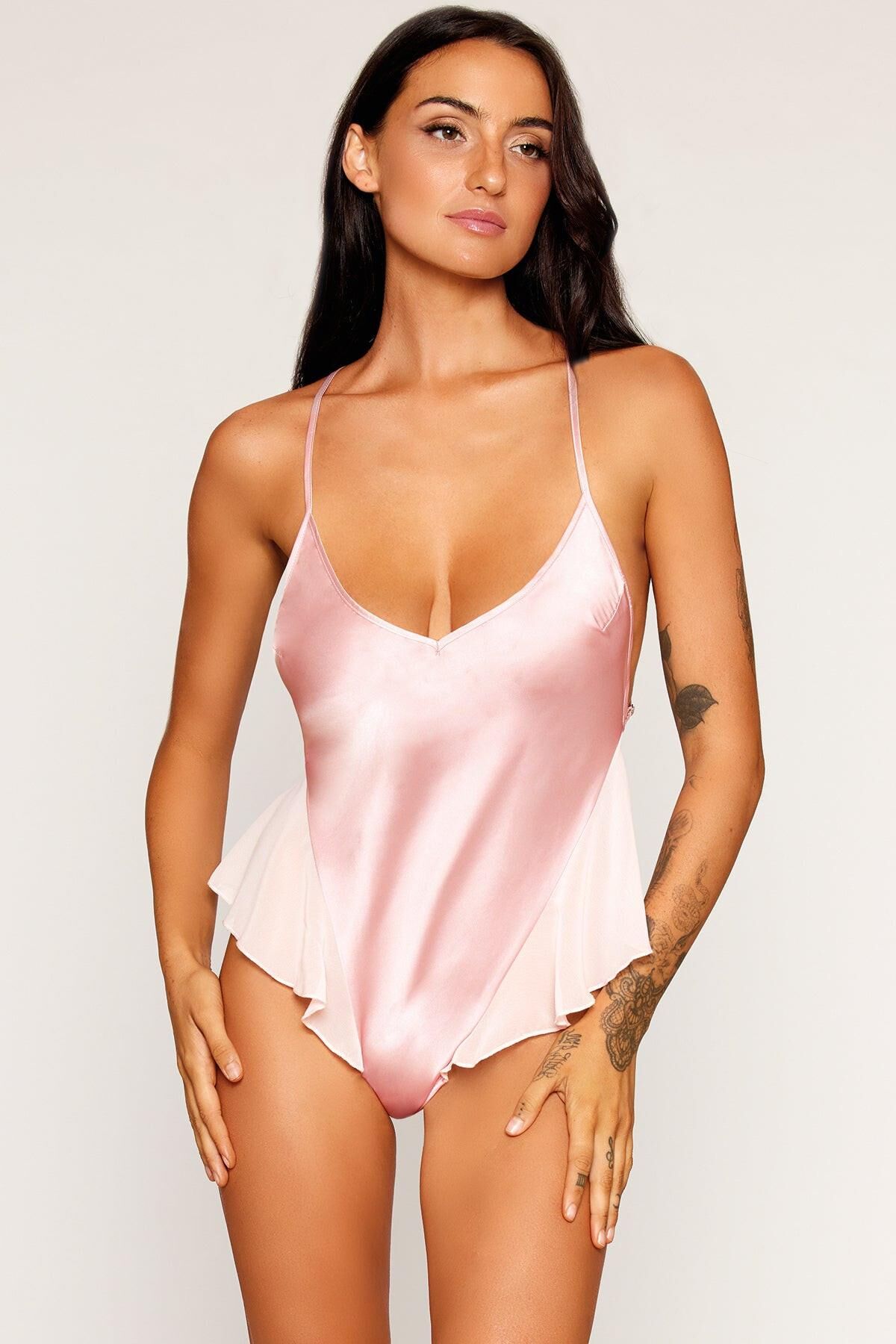 Beauty lingerie model (Dreamgirl lingerie)