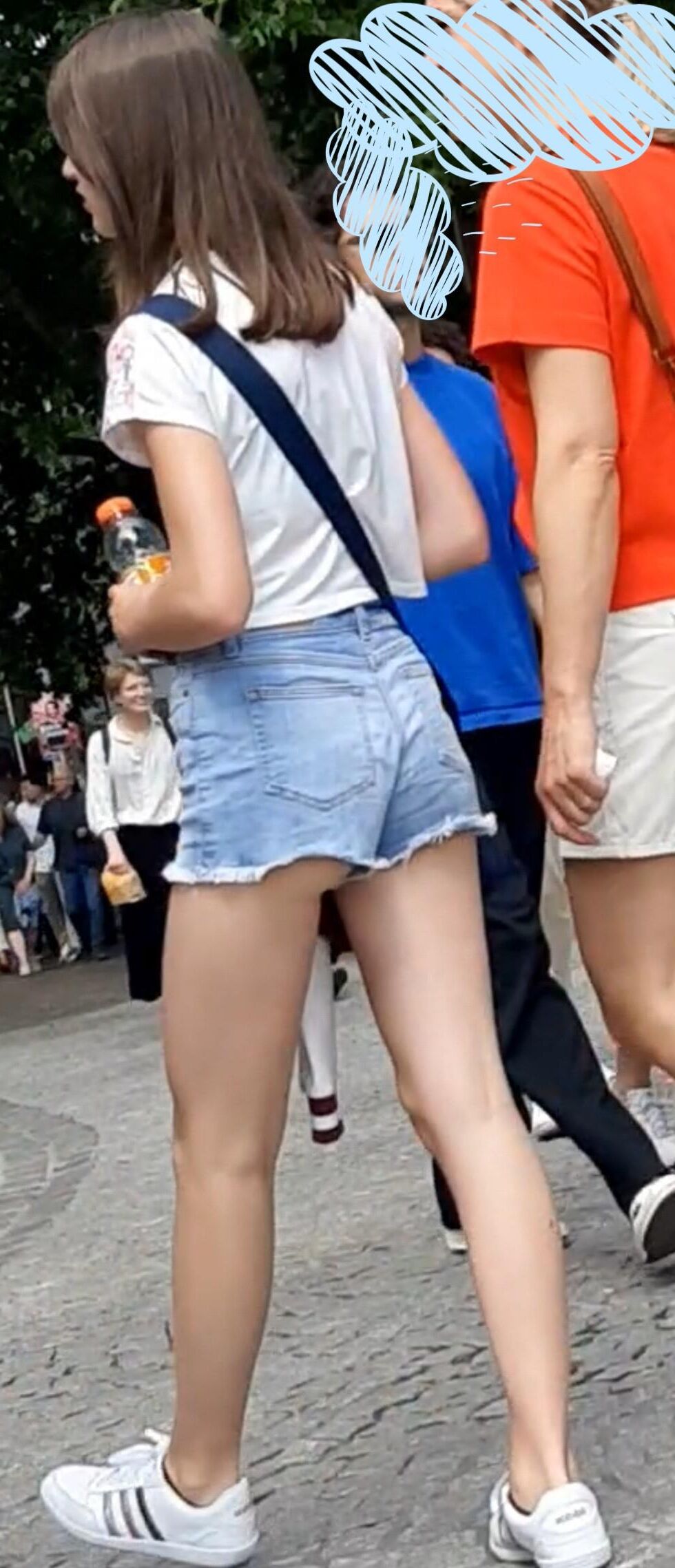 Streetgirls in shorts 