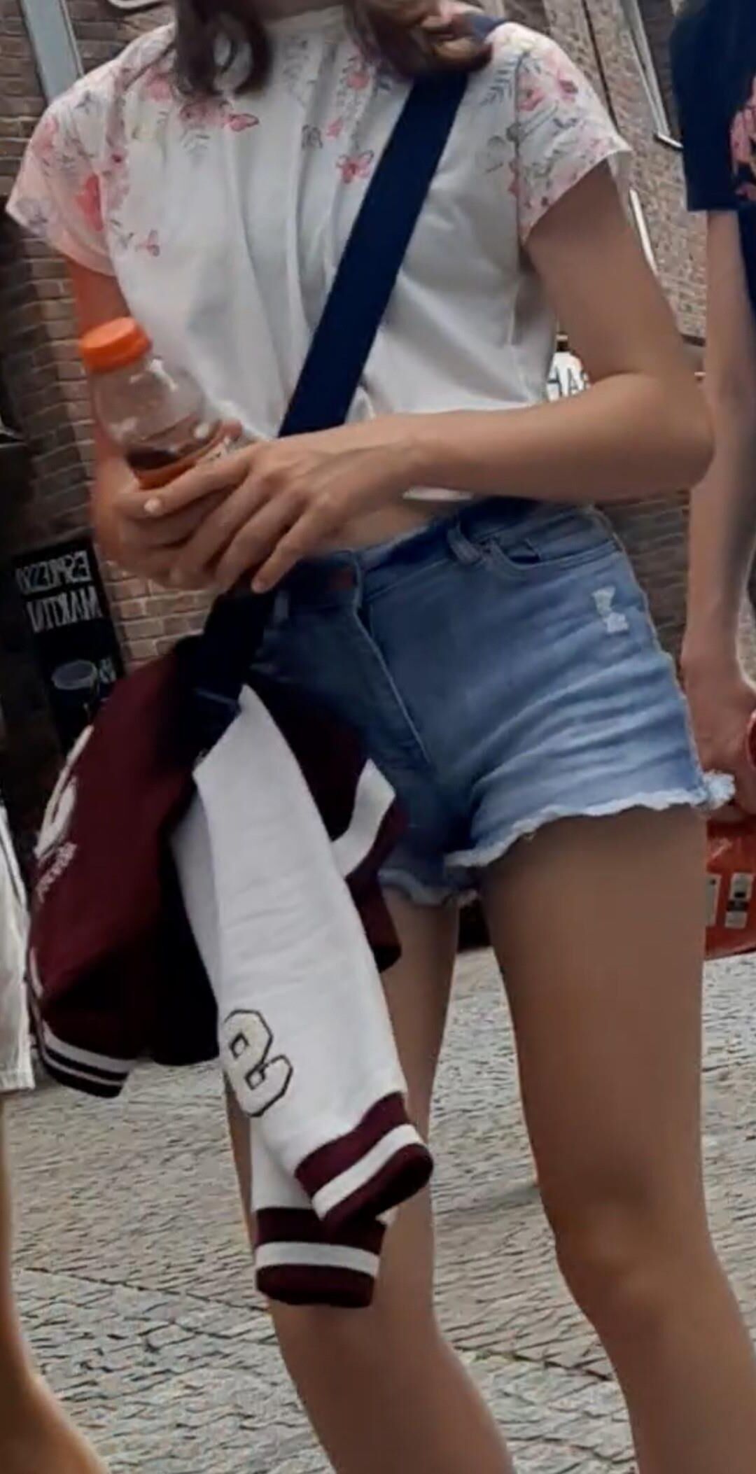Streetgirls in shorts 
