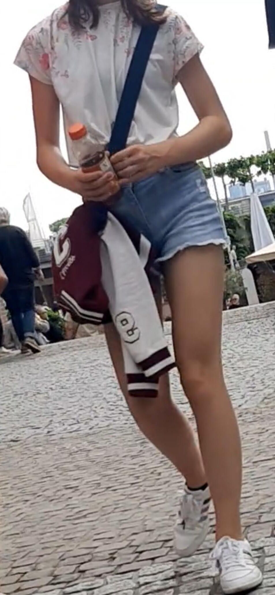 Streetgirls in shorts 