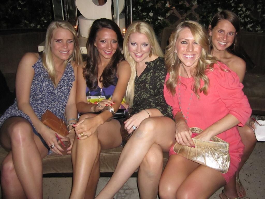 Hot Amateur Gal Pals