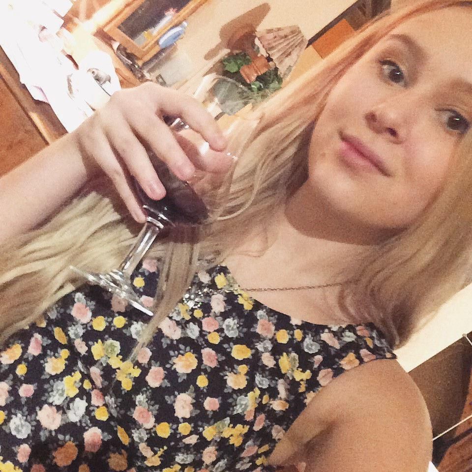 Slim teen blond selfies