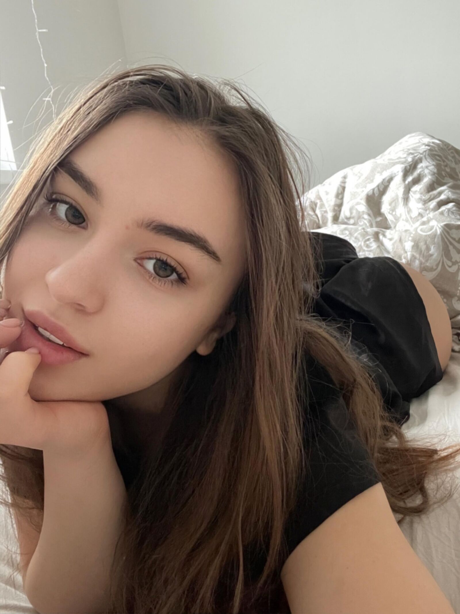 Big tit brunette teen selfies