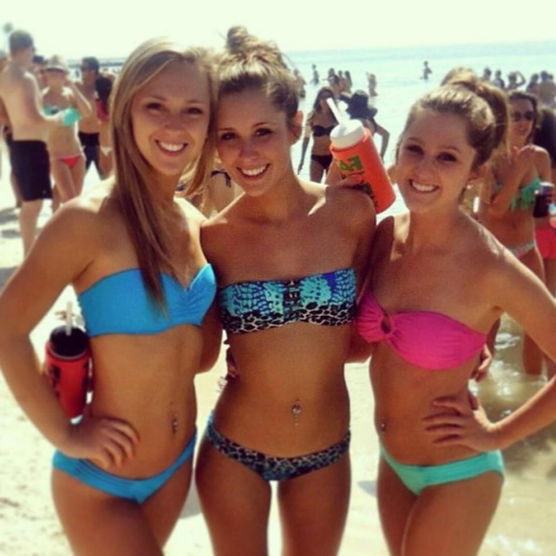 Hot Amateur Gal Pals